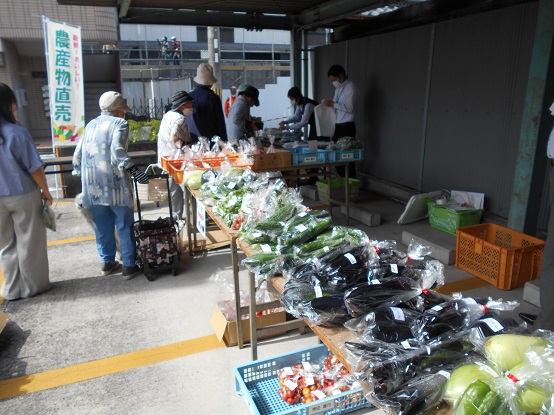 朝市さだ野菜3.jpg